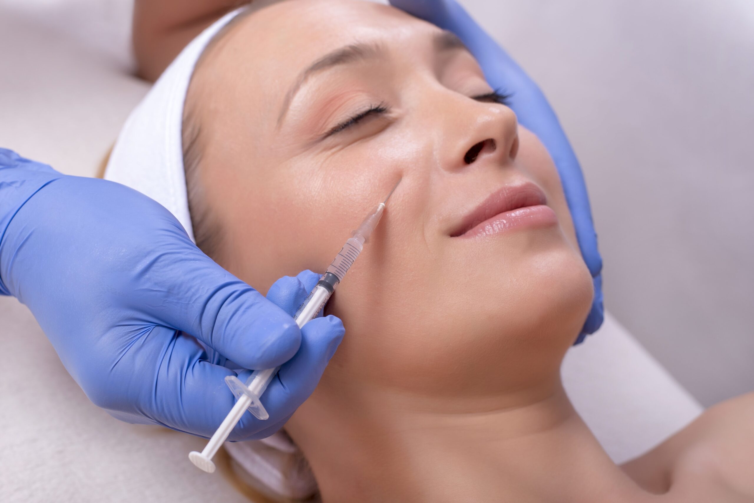 Consejos para el Cuidado del Rostro Después de los 25: Rutinas, Productos y Tratamientos